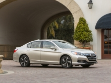 Honda Accord Phev 2013 01